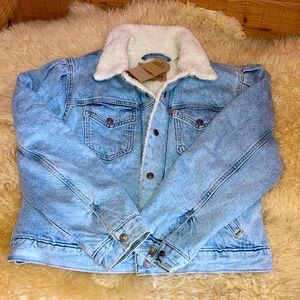NWT Levi Strauss & Co Sherpa lined Jean Jacket XL